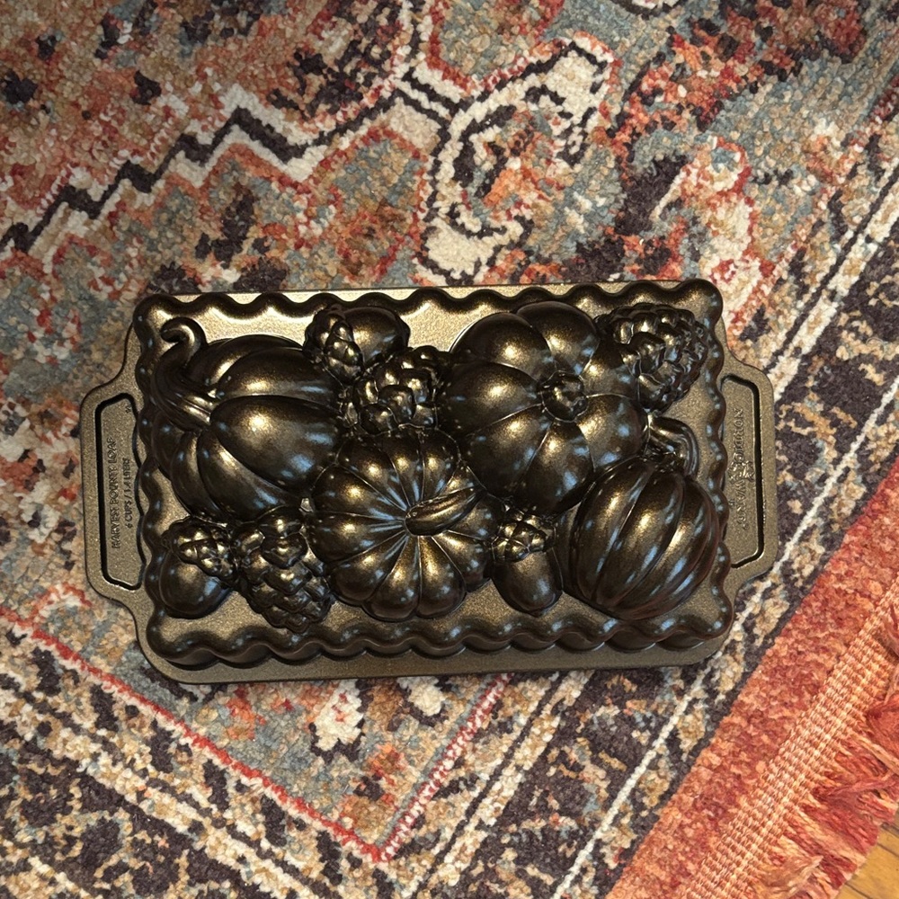 Nordic Ware Harvest Bounty Loaf Pan - Bronze